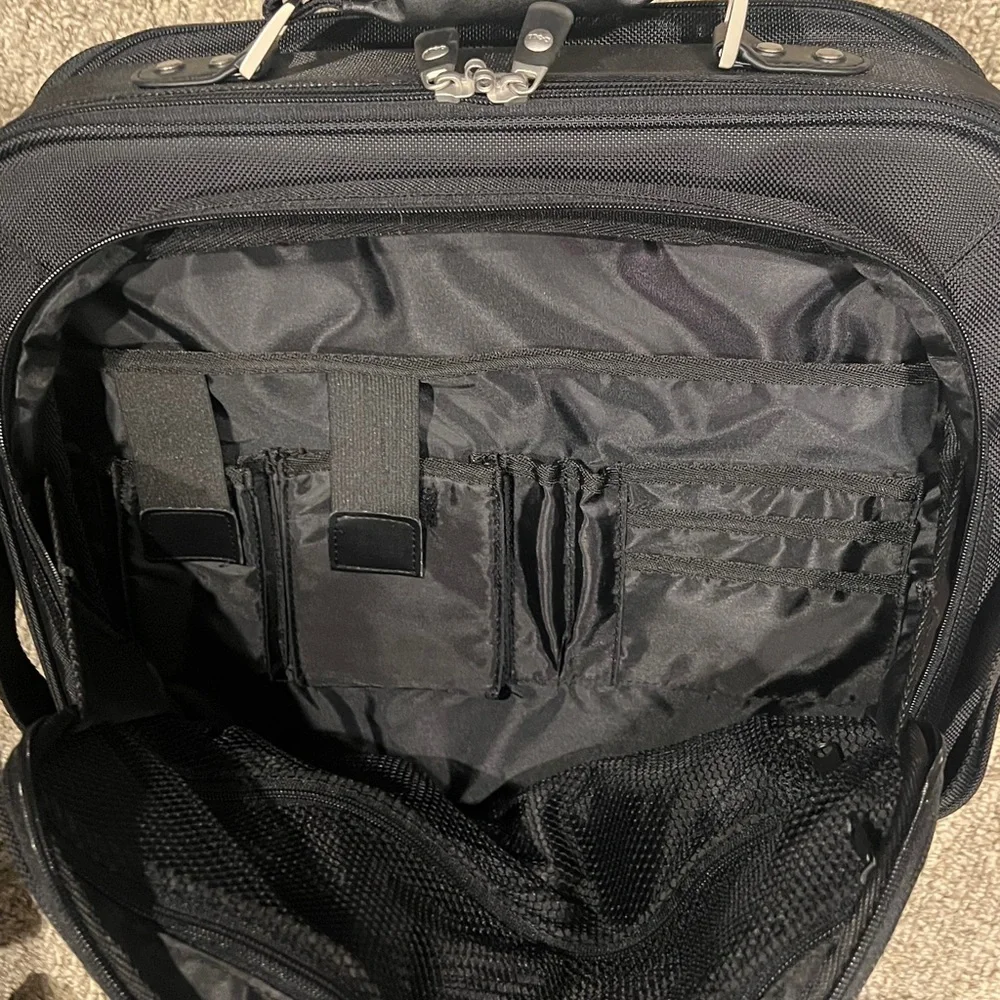 Genuine Dell 17 1/2” x 14” Black Nylon Classic Travel Laptop Bag